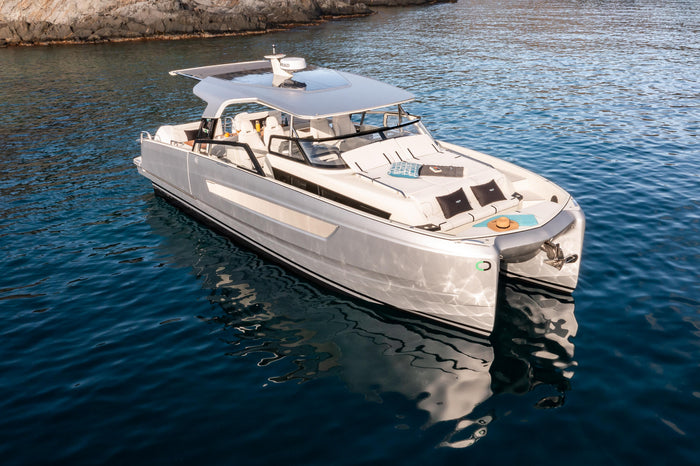 Bateau à moteur